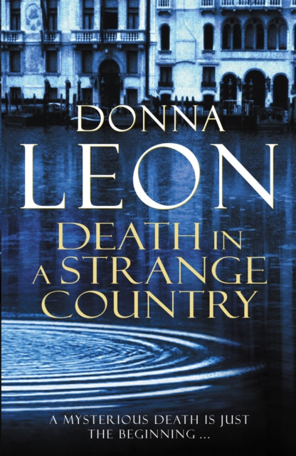 Donna Leon - Death in a Strange Country : (Brunetti 2) - Paperback
