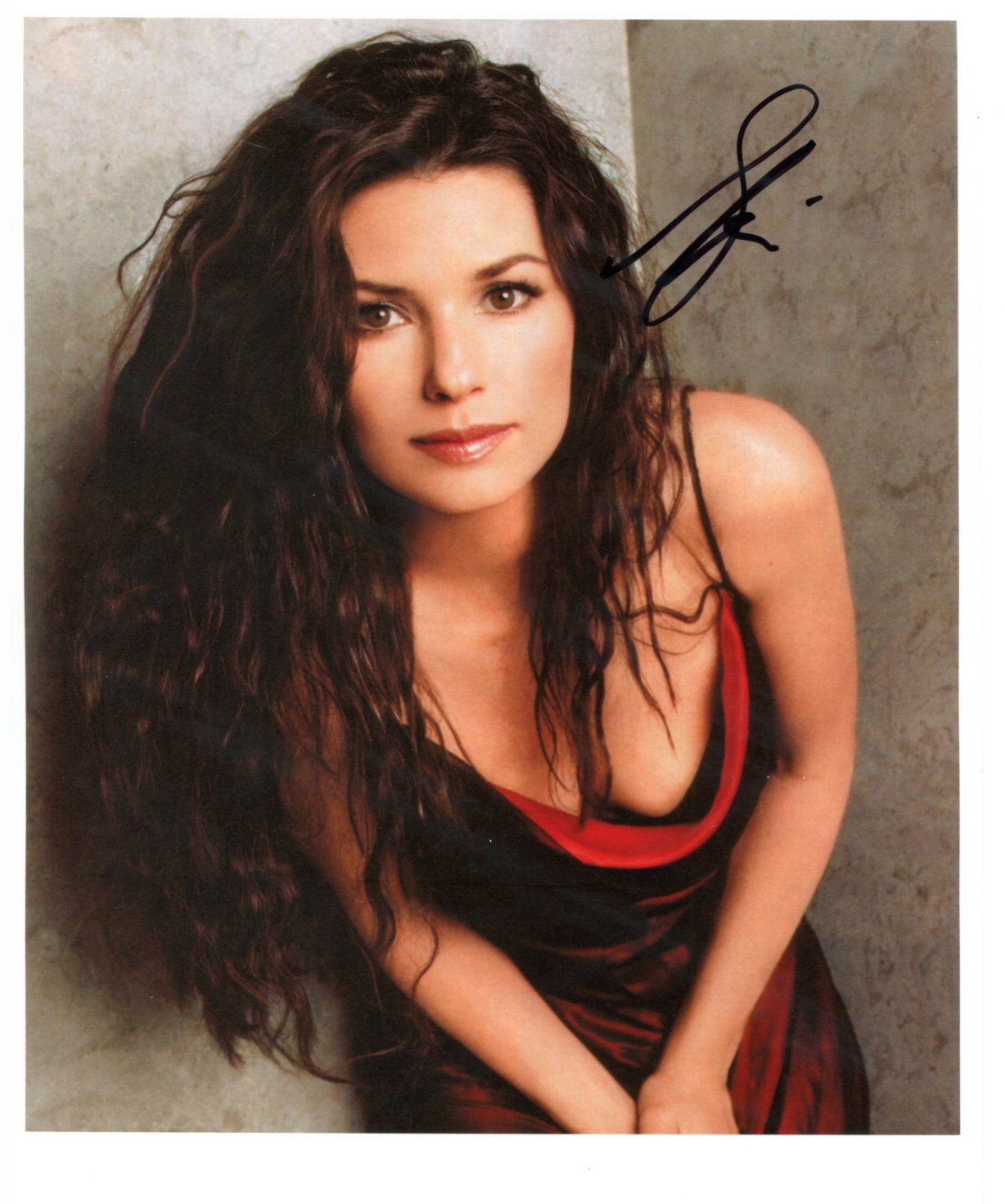 Shania Twain - Signed Photo 10" x 8" - Used autograph
