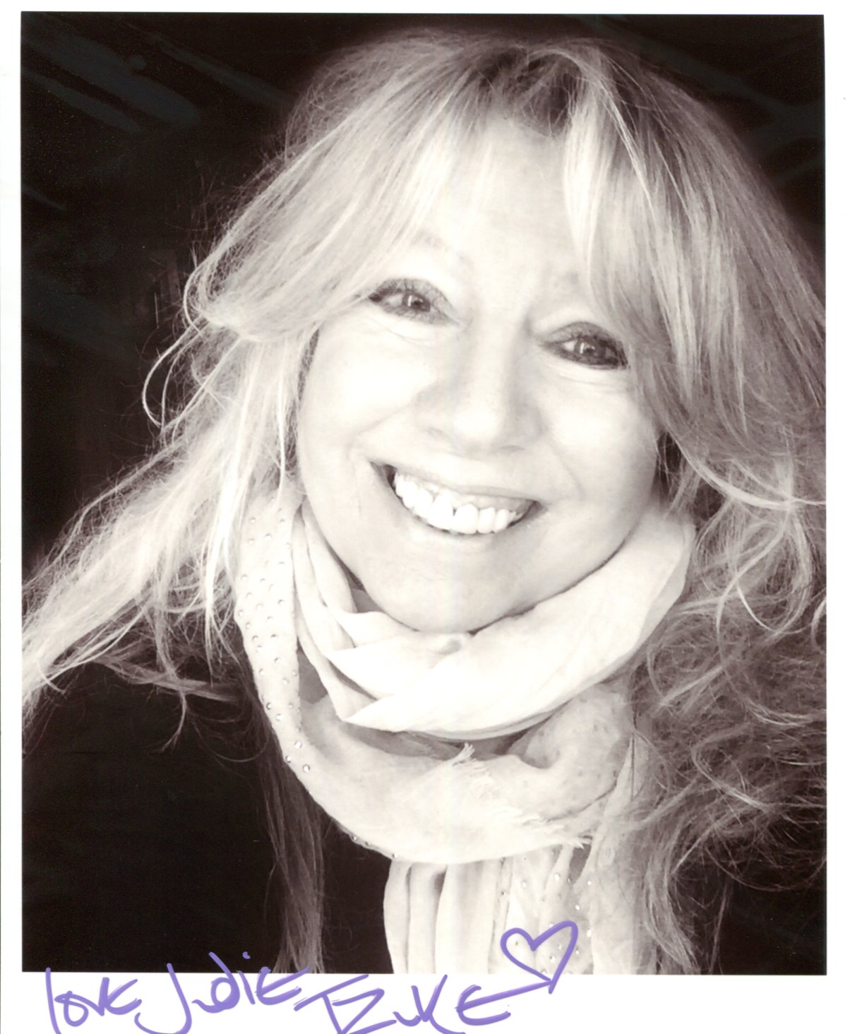 Judie Tzuke - Signed Photo 10" x 8" - Used autograph