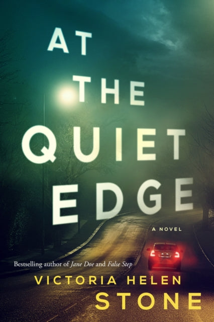 Victoria Helen Stone - At the Quiet Edge : A Novel - Paperback