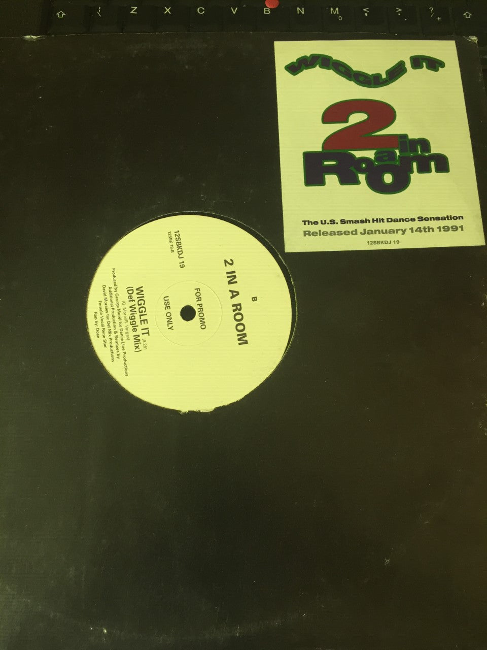 2 In A Room - Wiggle It - Used Vinyl 12"
